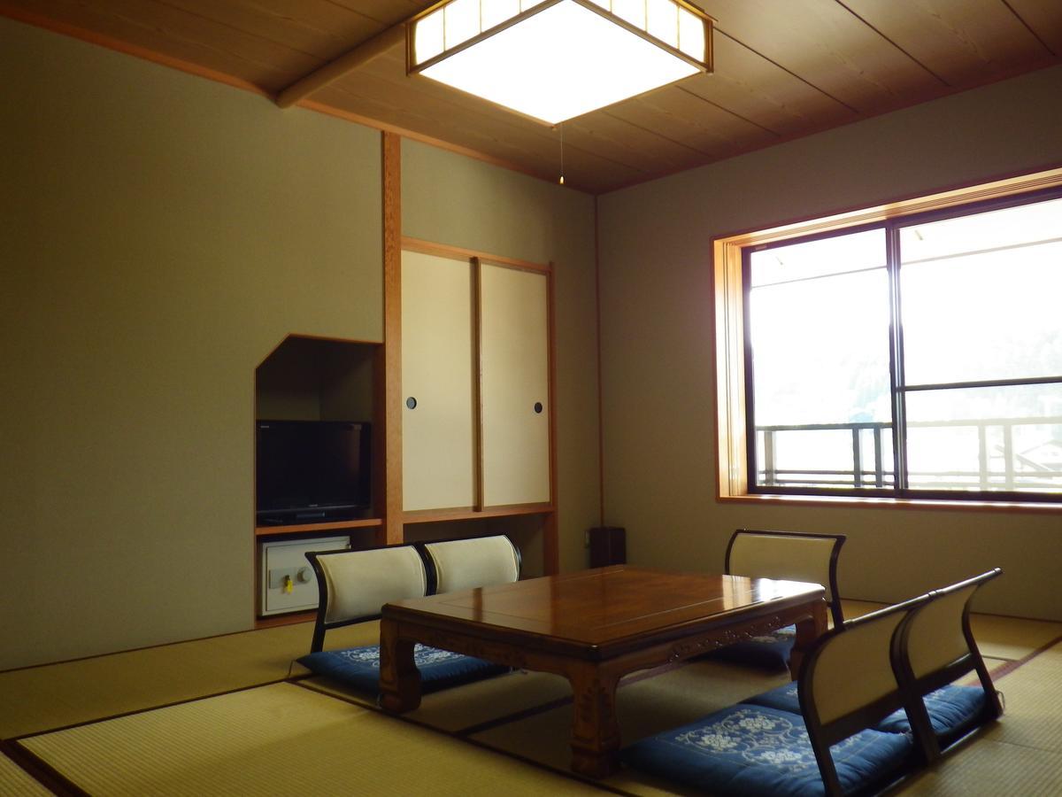 ホテルKurikarajyuku 津幡町 エクステリア 写真
